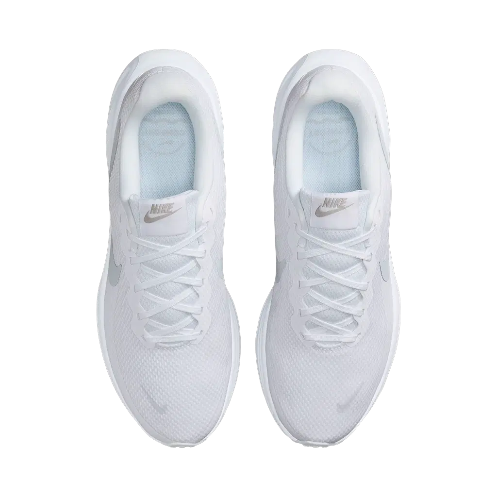 Nike Revolution 8