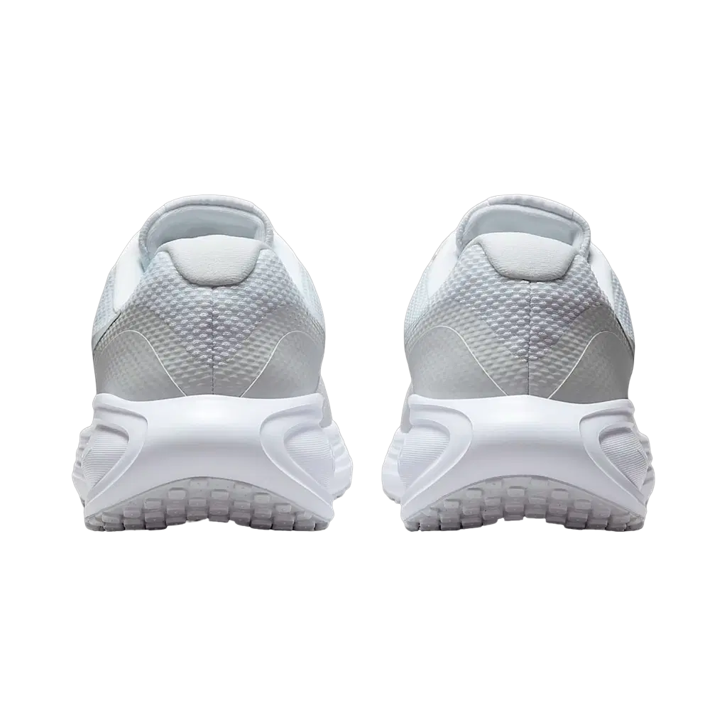 Nike Revolution 8